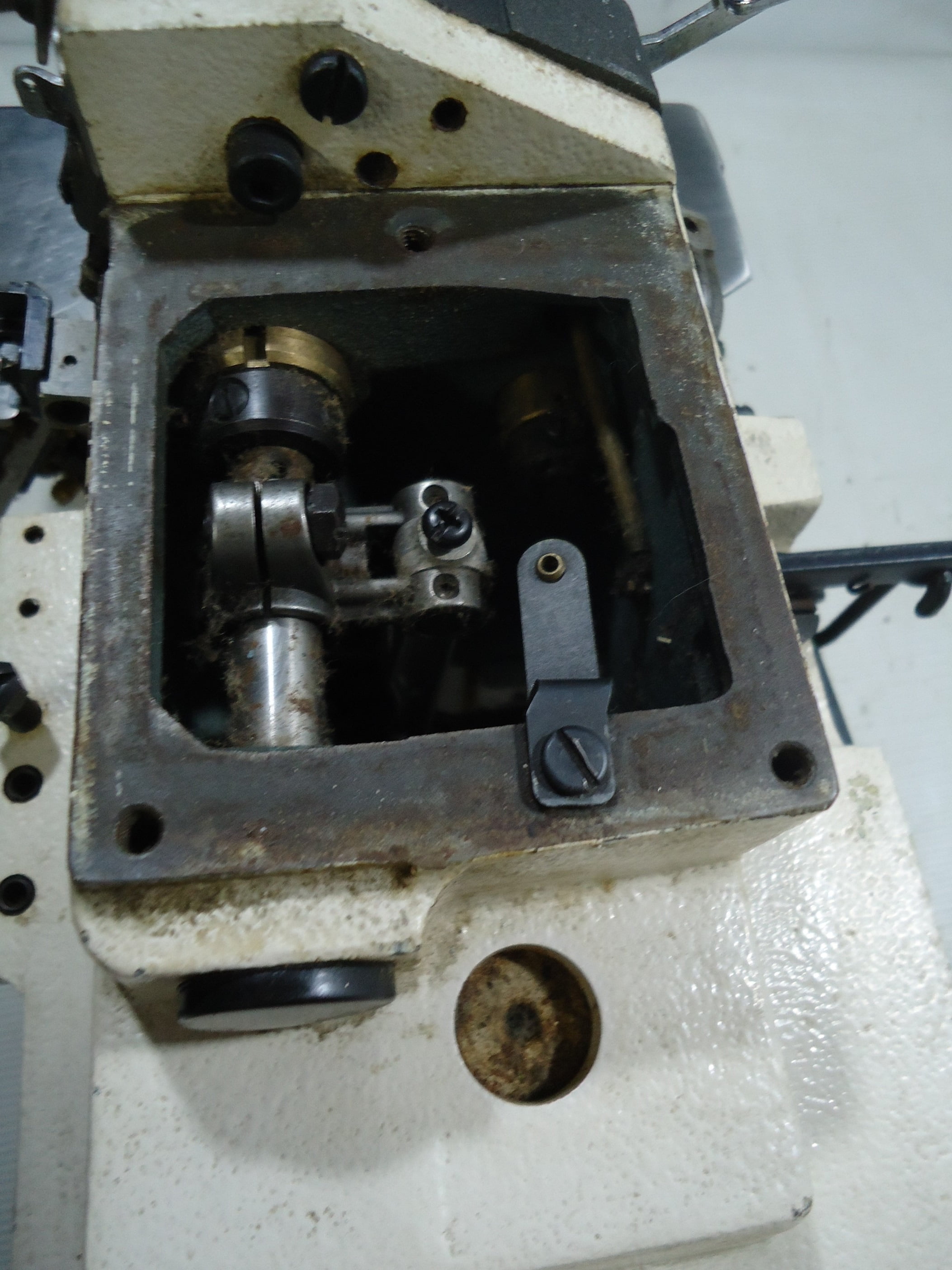 Maquina De Costura Overlock Industrial Super High Speed Usada