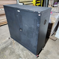 Gabinete de Recarga Para 36 Tablets Notebooks Netbooks e Chromebooks Usado