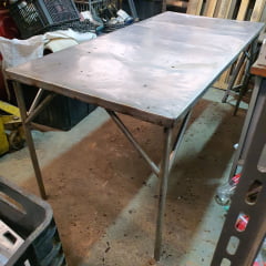 Bancada de Inox Grande Usada – 1,90m x 91cm x 93cm