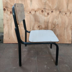 Cadeira Fixa Escolar Infantil De Formica Usada