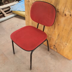 Cadeira fixa estofada palito vermelha para escritorio igreja sala de espera usada